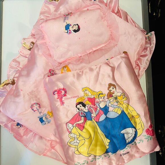 18” Doll Disney Princess Canopy Bed - Picture 6 of 12